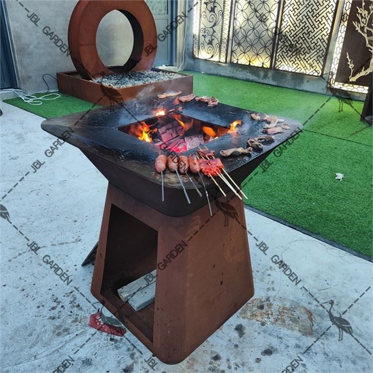 Moderní BBQ gril
