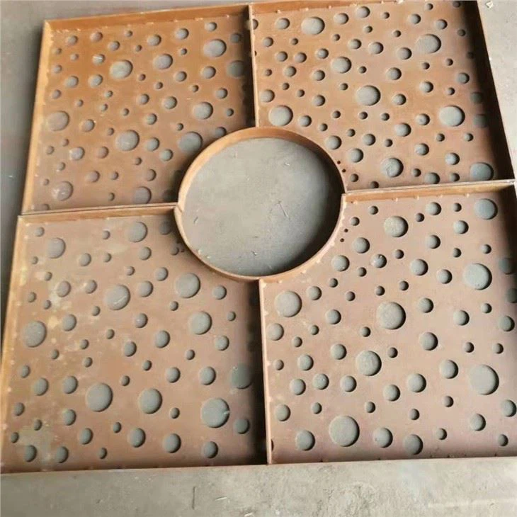 Aangepaste Tree Rooster Met Manhole Cover