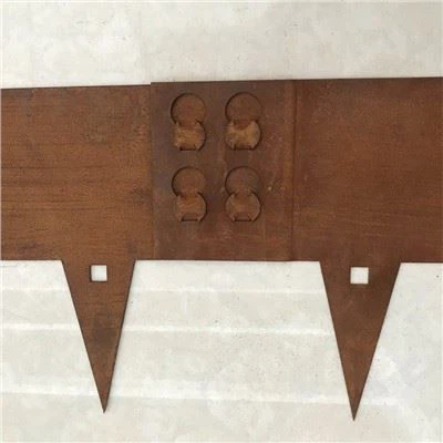 Pravý okraj Kovové lemování