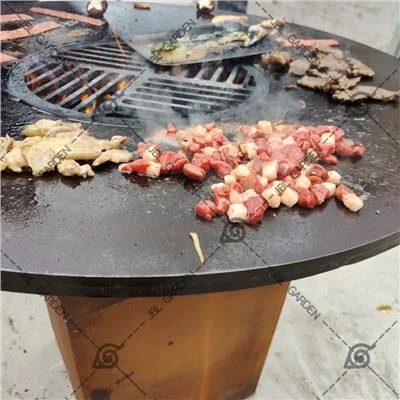 Kovový BBQ gril Orten