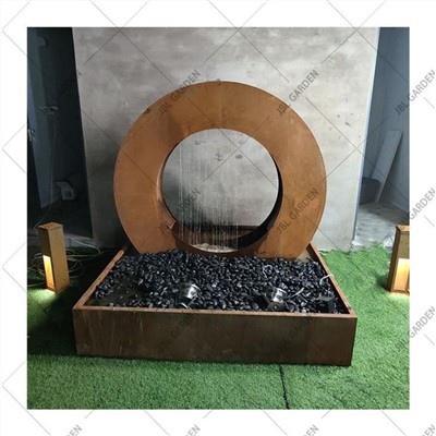 Vertikální vodní stěna z Corten Steel