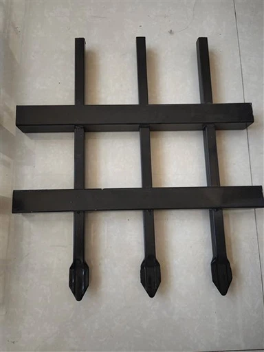 Plot z zinkové oceli proti krádeži